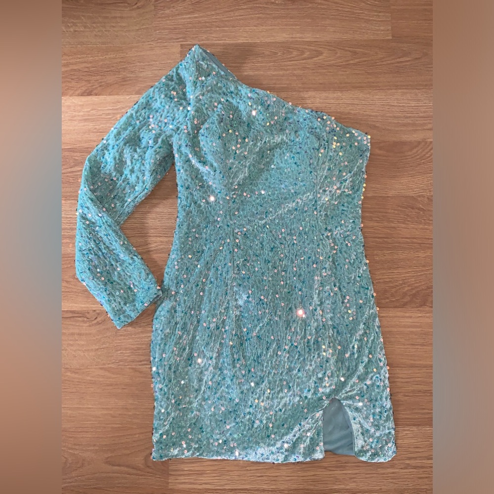 Vibrant mint green soft chenille & sequin one sleeve bodycon hoco dress SMALL